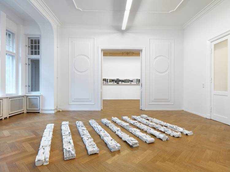 Jose Santos III, Distance between two points, Arndt Art Agency, Berlin, Installation view 7